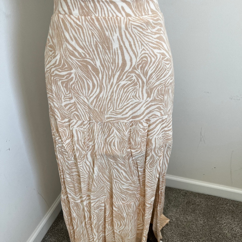 Peach leopard skirt, size medium